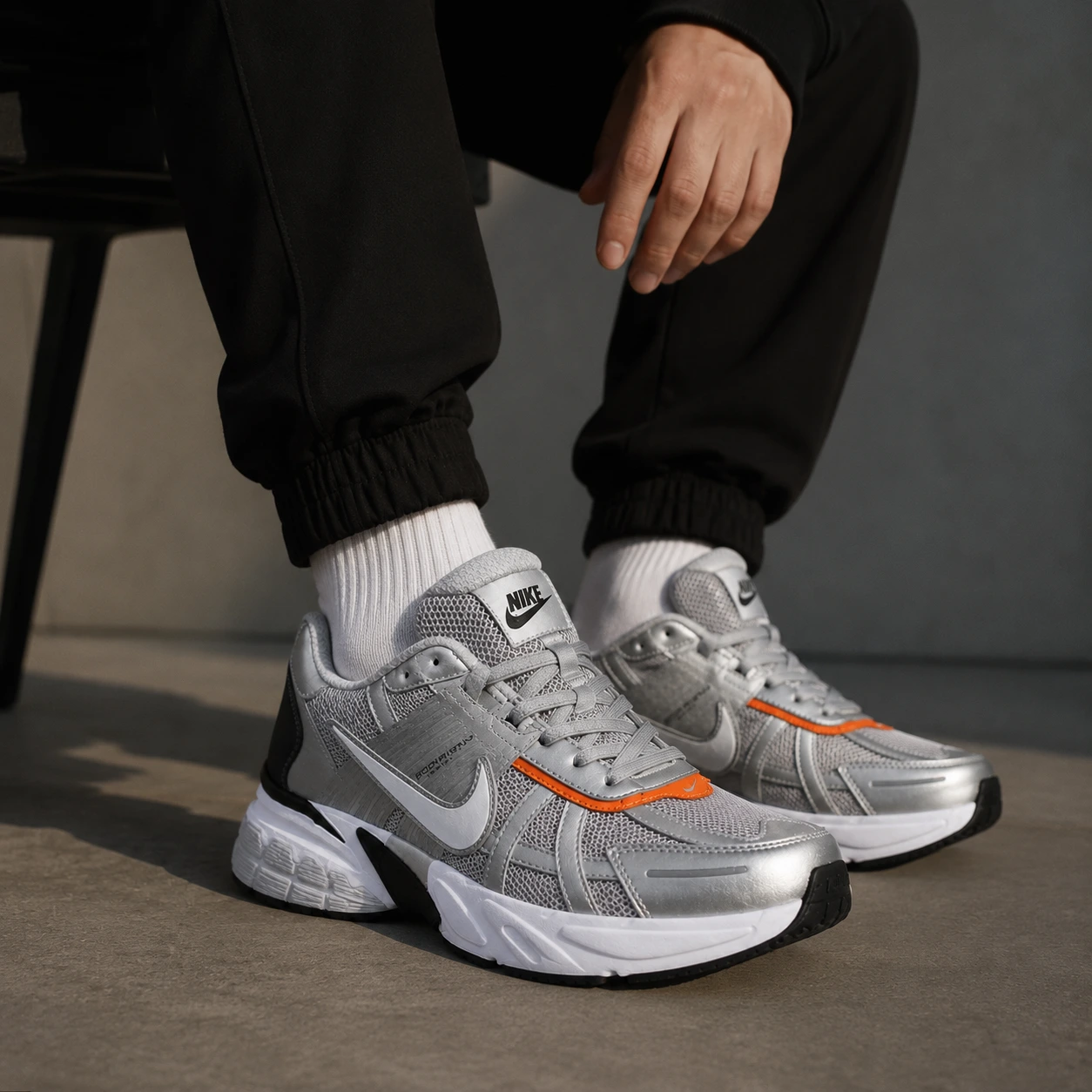 کفش ورزشی نایک وی تو کی ران NIKE V2K RUN-طوسی